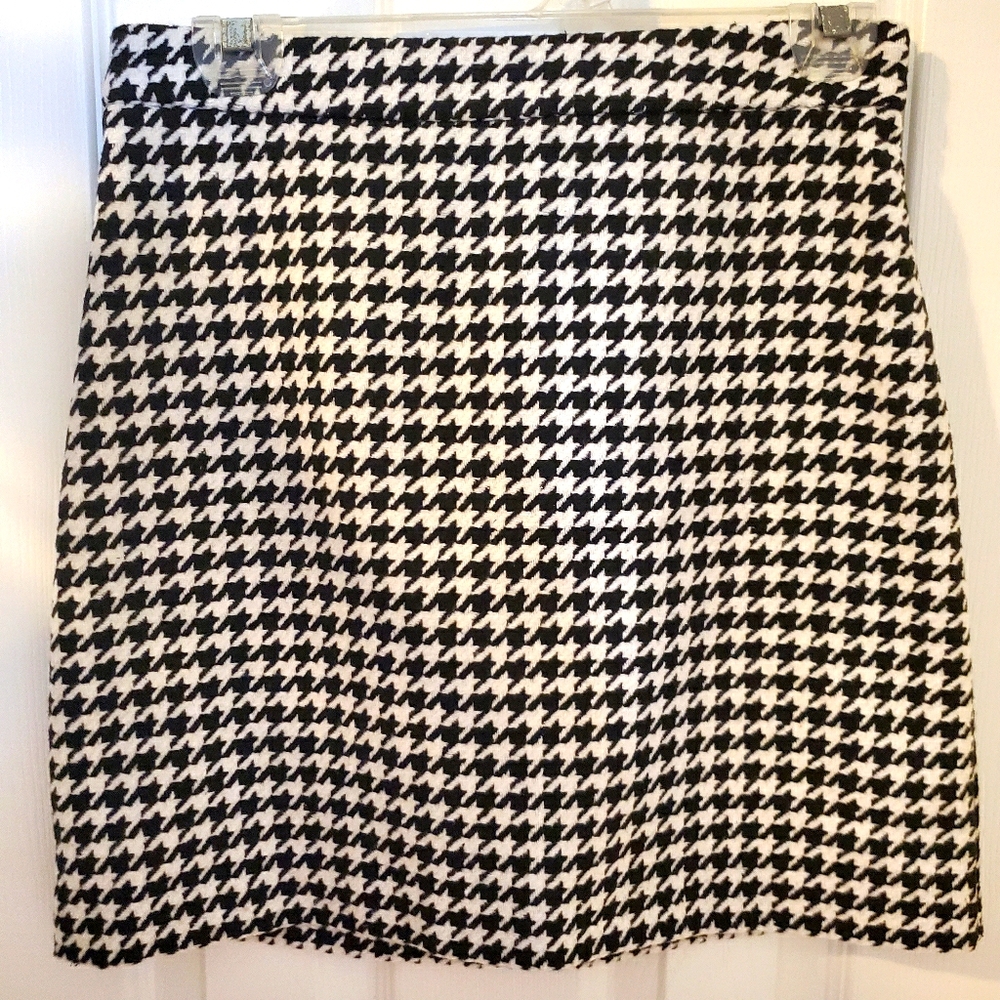 Houndstooth skirt